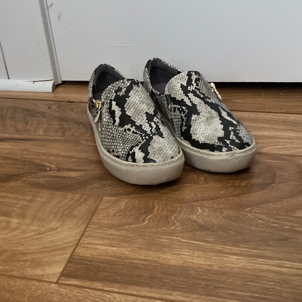 Dr. Scholls shoes. Snake print. Size 6.5